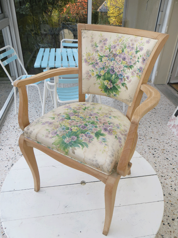 fauteuil emmaüs fleuri