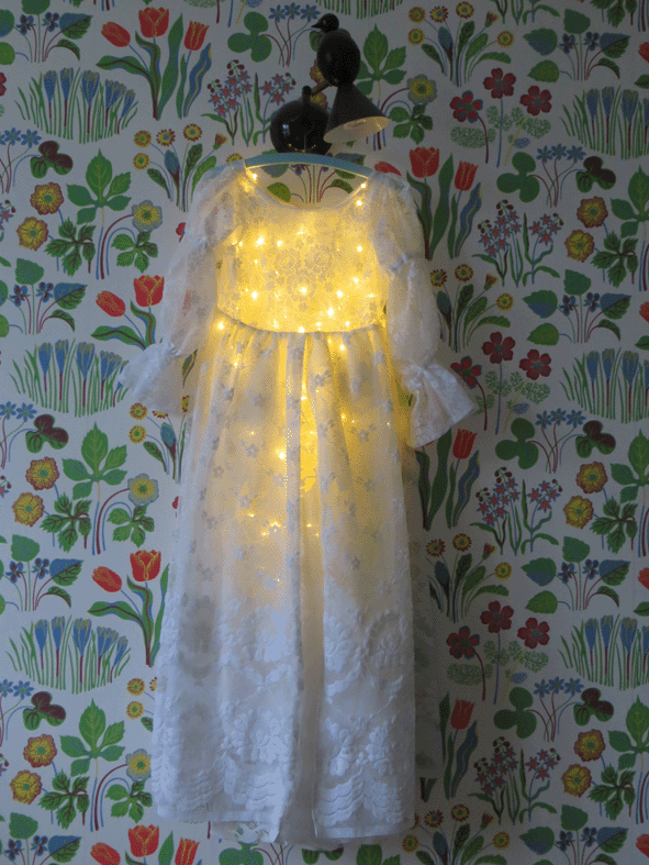 robe illuminée papier fleuri